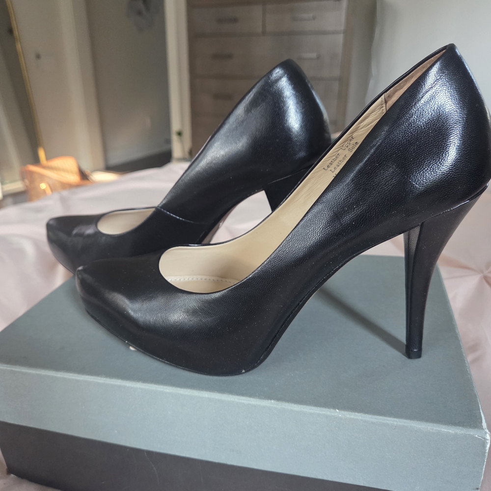 Classiques Entier Black Leather Stiletto Heels with Pointed Toe